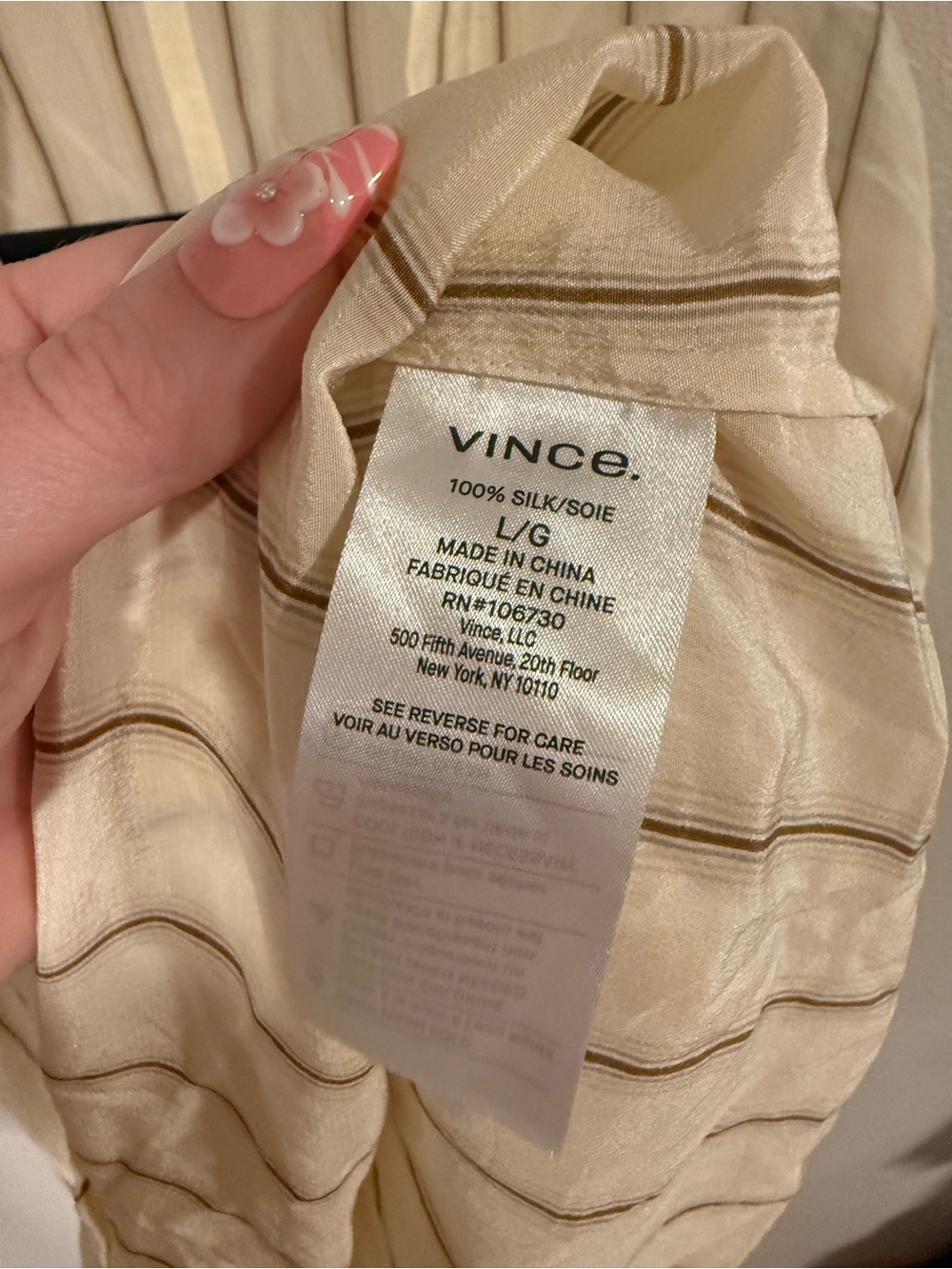 VINCE SILK POPOVER BLOUSE LARGE - Picture 4 of 5